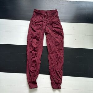 Lululemon maroon pant